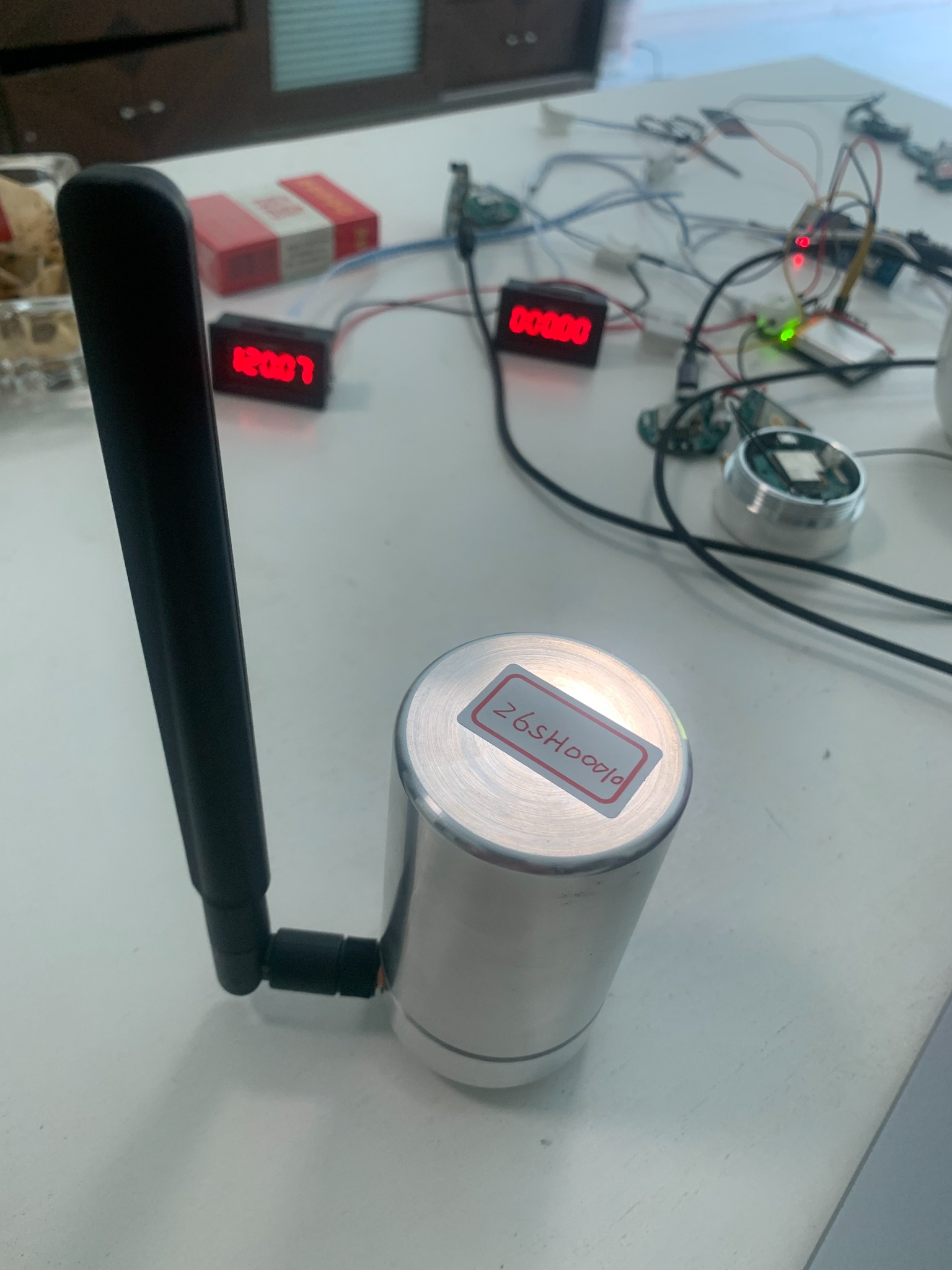 朗湖设备健康监测终端早期工程样机实拍